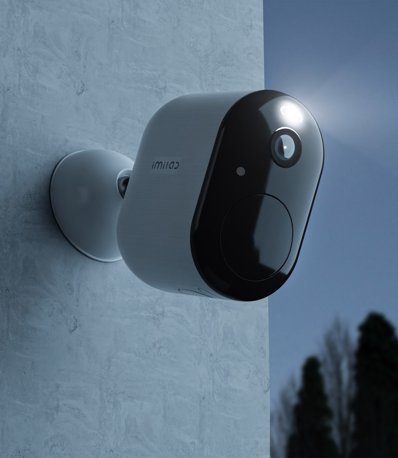 EC4-Smart-Monitor-Camera-Mounted-on-White-Home-Wall-Outdoors-At-Night